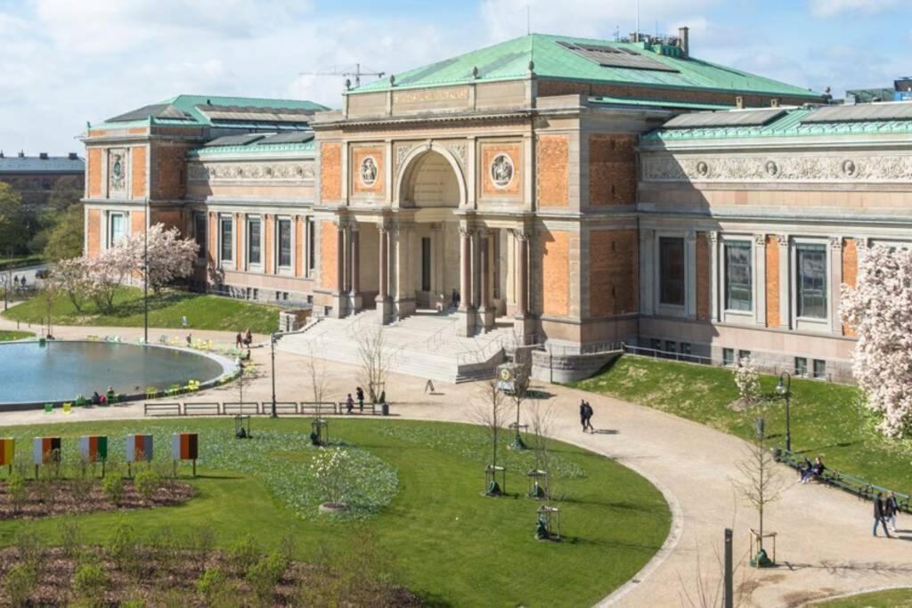 The Heart Of Copenhagen-queen's Neighbor Kopenhagen